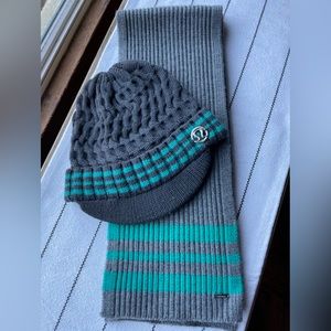 Lululemon beanie and scarf set